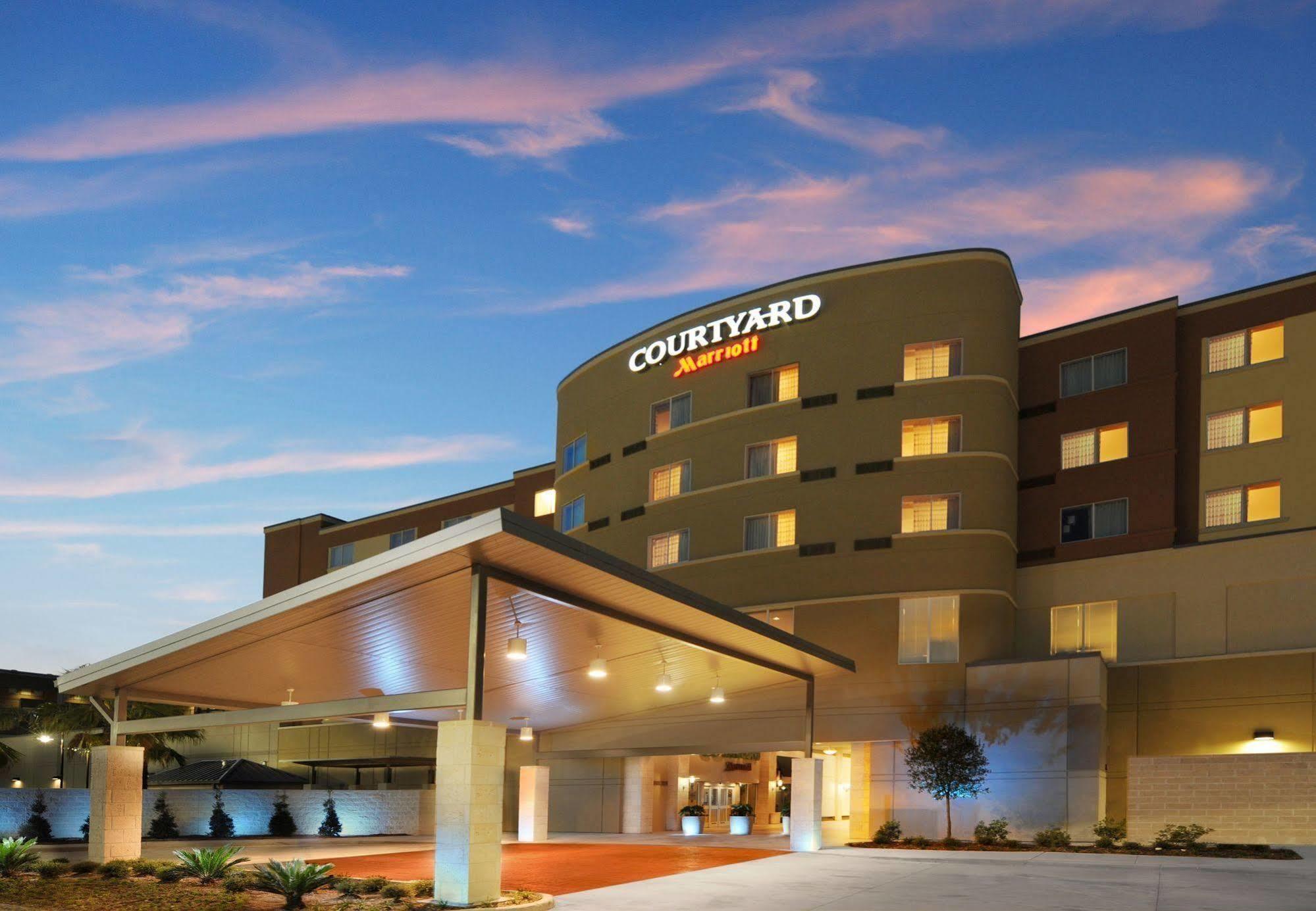 Courtyard Marriott Houston Pearland Hotel Exterior photo